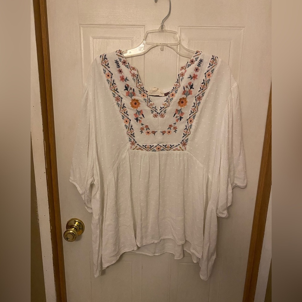 White Embroidered Boho Sharks Tooth Peasant Tunic